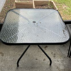 Outdoor Glass Table And Chairs 