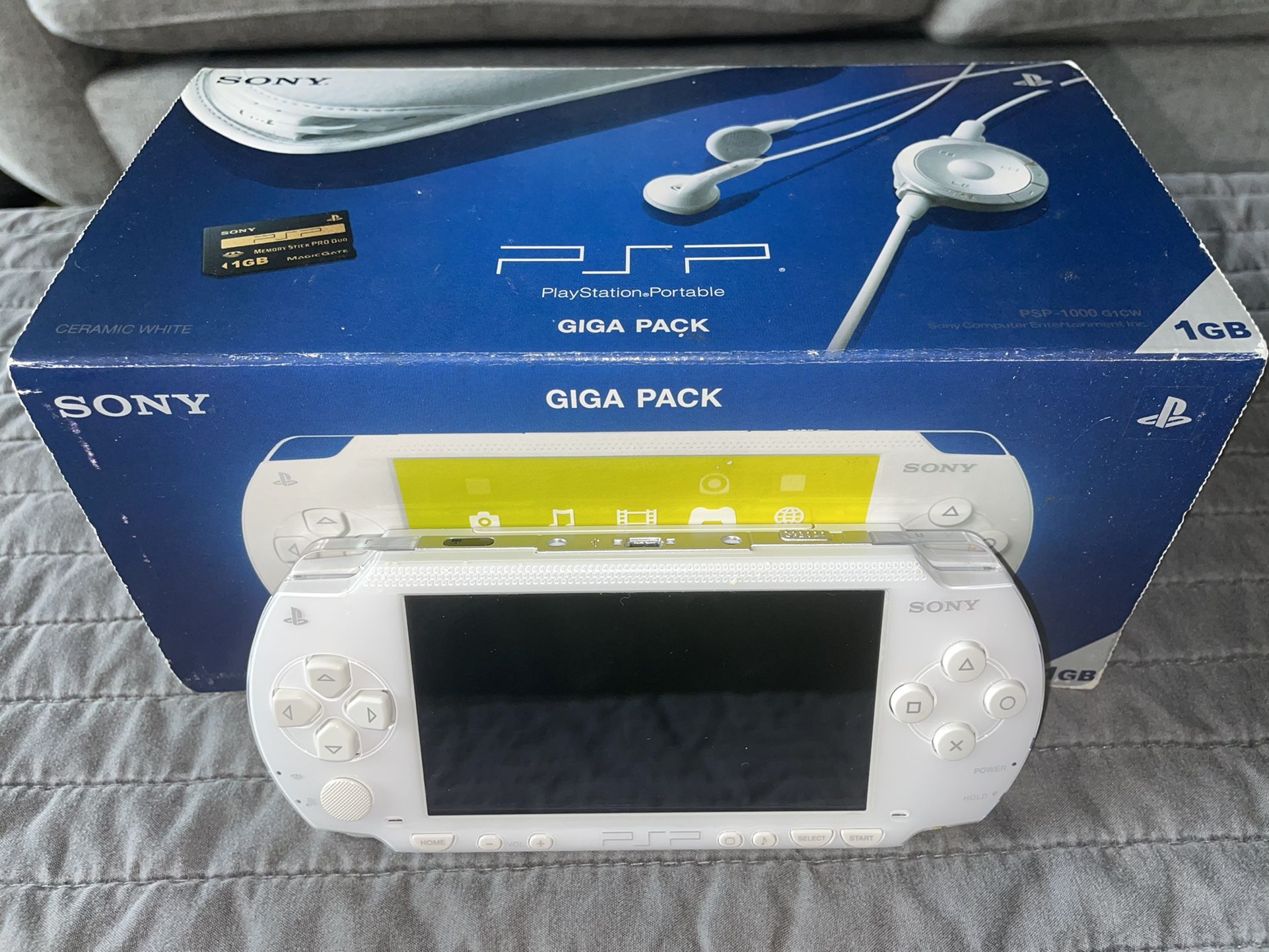 PSP-1000 Boxed Like New!