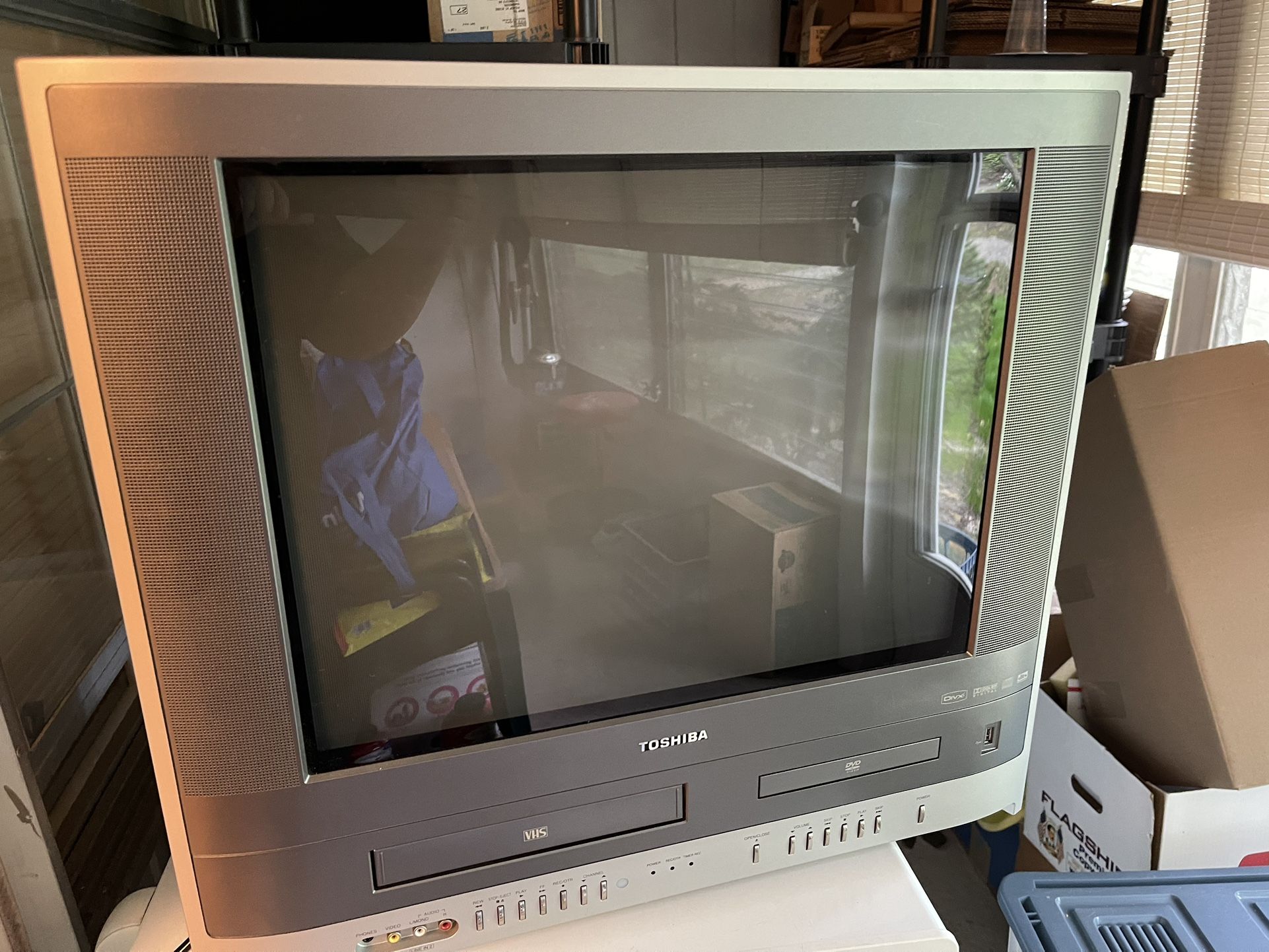 Toshiba CRT MW20F52 20” TV VCR VHS/DVD Player Combo Vintage Retro Gaming
