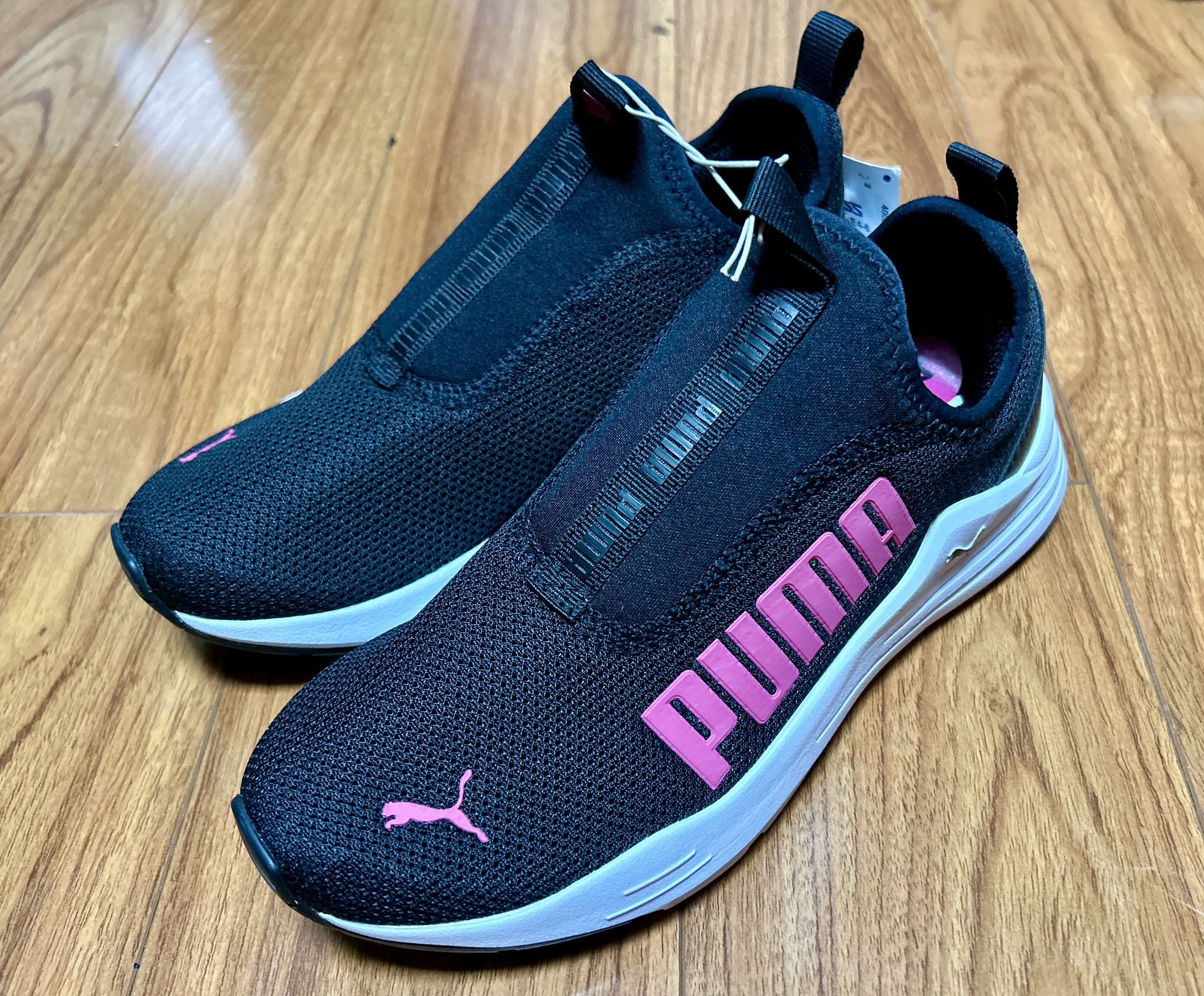 Brand NEW Puma Youths Athletic Shoes Size 4, Women Size 5.5