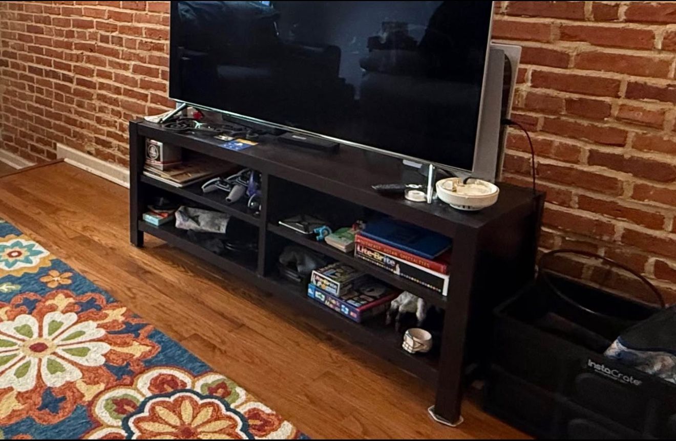 Modern TV Stand / Entertainment Console – Sturdy & Sleek Design