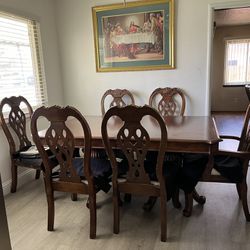 DINING TABLE AND 6 CHAIRS 