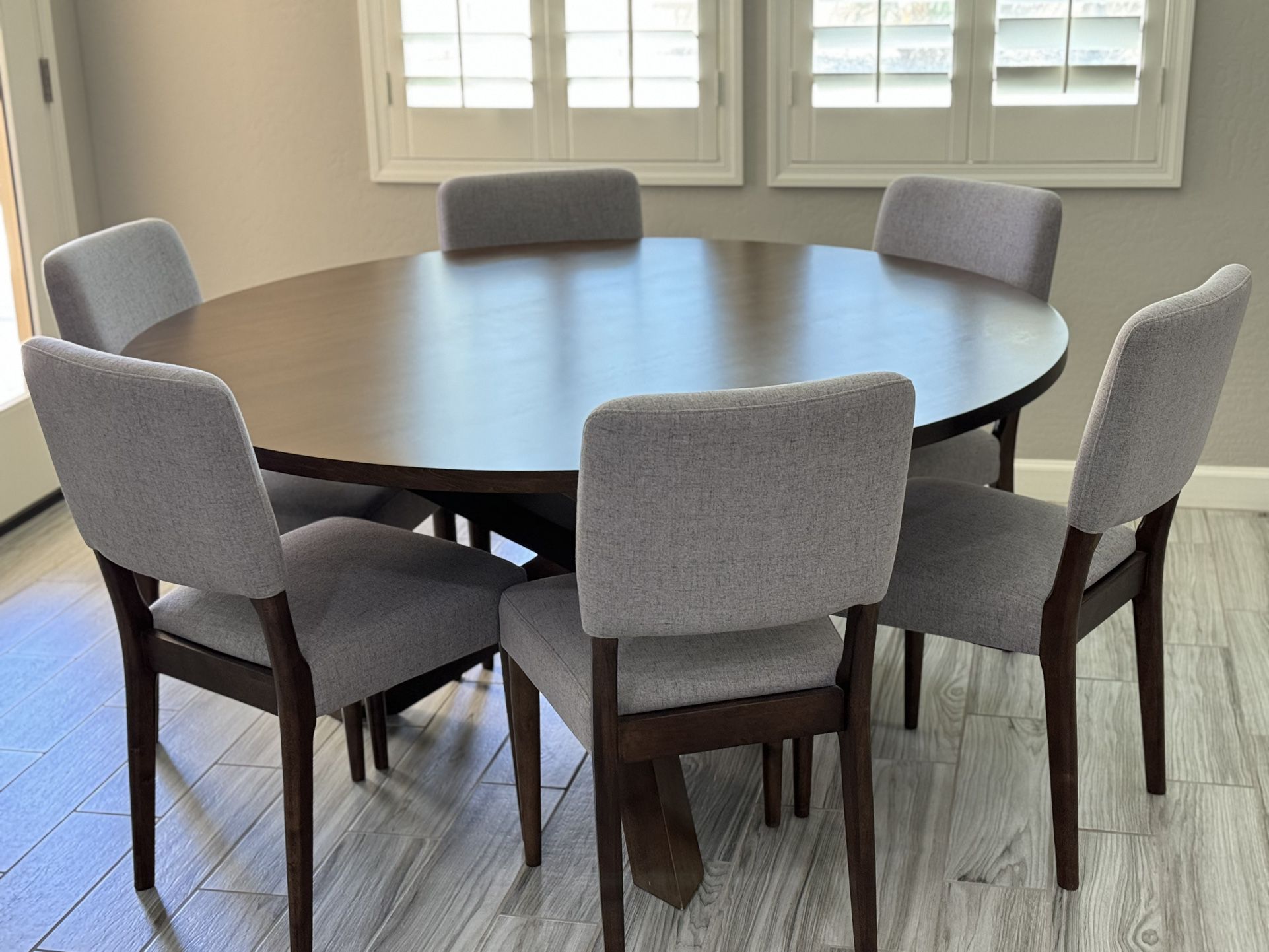 60” Modern Dining Table & Chairs