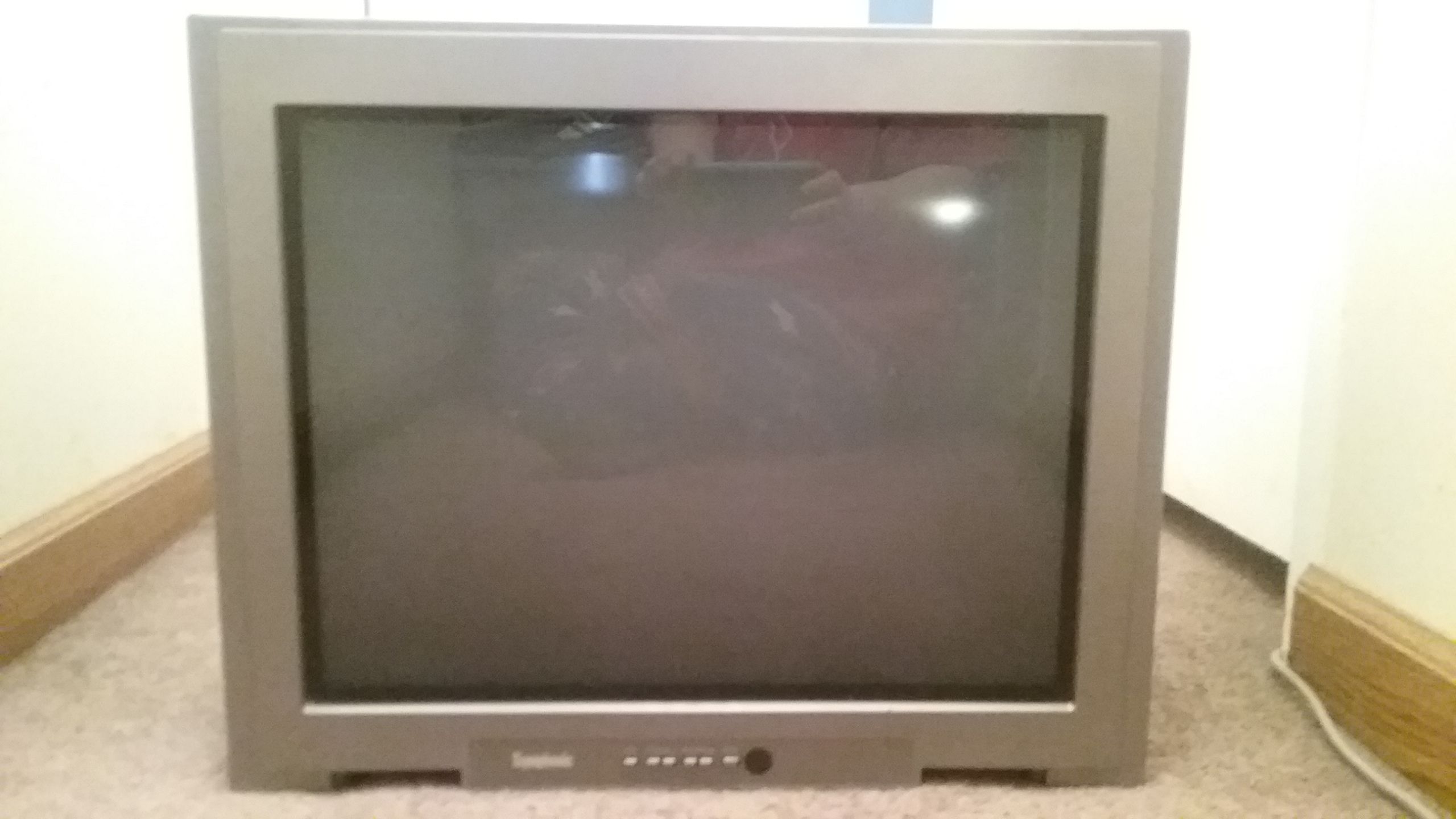 Symphonic 20" FlatScreen TV with remote