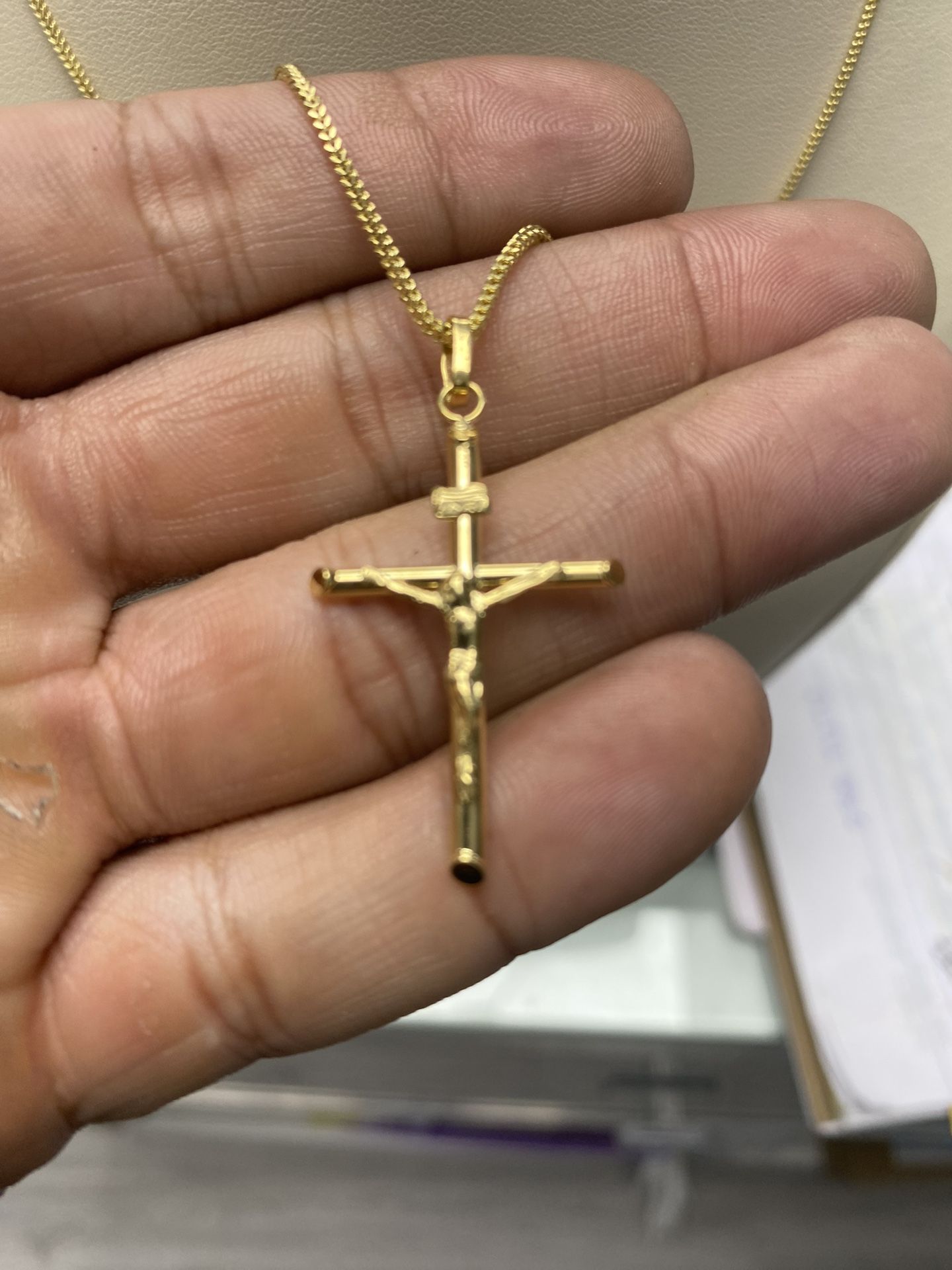 Franco Chain 24” Gold 10kt with Crucifix Pendant