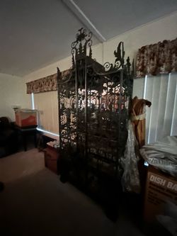 Iron stereo cabinet very good shape