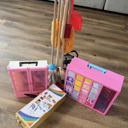 Girls Toys Cleaning / Barbie Closets 