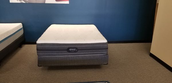 Simmons Beautyrest Alcove Queen Size Mattress For In Hicksville Simmons Beautyrest Alcove Queen Size Mattress