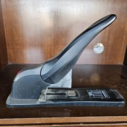 Heavy Duty Stapler 