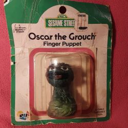 1973 "Oscar The Grouch" Finger Puppet