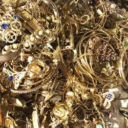 Big Bag Of Miscellaneous Jewelry 