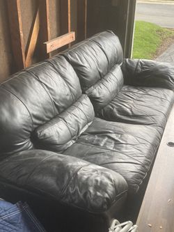 FREE BLACK COUCH