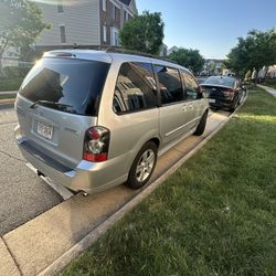 2005 Mazda MPV