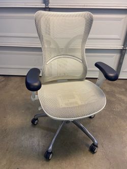 Office chair/ gaming chair. Firm on price.