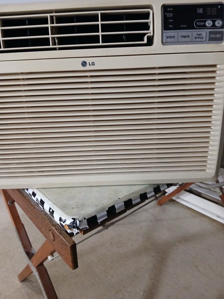 LG Window Ac 10,000 Btu Ice Cold