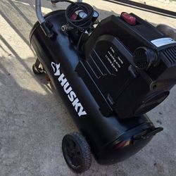 Compresor Husky  8 Galones 