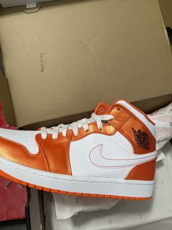 Jordan 1 Mid Metallic Orange