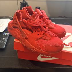 Nike Huarache Size 4