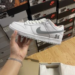 Dunk low SB supreme 94 White Metallic Silver 2025