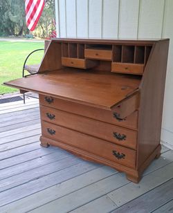 Vintage Maple Governor Winthrop Secretary Desk Drop Front Slant Top 4 Drawer