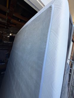 Brand-new, unused mattress/ colchón nuevo sin usar