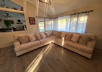 Beige sofa/couch set