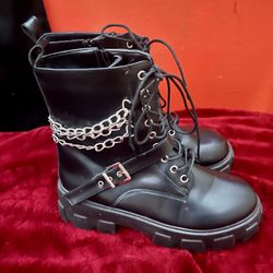 YOKI Sanity 83 Combat Boots with Chains – Women’s Size 9  