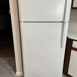 Refrigerator For Sale 