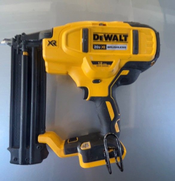 DeWalt 18G Brad Nailer Brushless