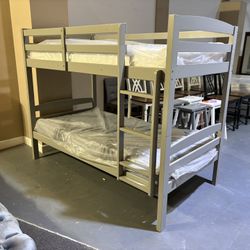New Twin/Twin Bunk Bed