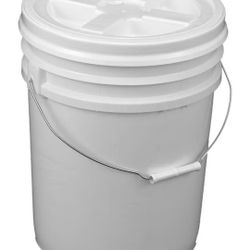 6 Gallon pets food Storage 