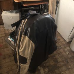 5 Leather Jacks And A Levi Jacket All Large