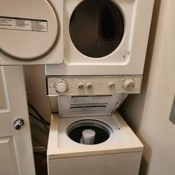 Kenmore Stackable Washer/Dryer unit