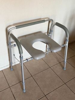 Adjustable Raised Toilet Seat With Handles - 400lb Capacity (LxWxH: 18” x 27” x 27- 32”)