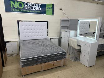 New White Bedroom Set With LED Vanity (Queen/Full/Twin)