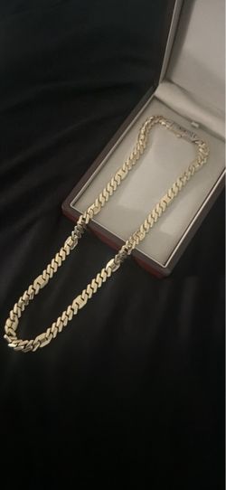 Gold Monaco chain