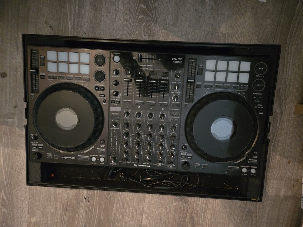 Pioneer DDJ-1000 With Flight Case