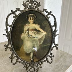 Vintage Oval Picture Of Little Girl Ornate Brass Made In Italy