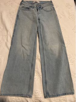 Hollister Low-Rise Baggy Short     size 000/23