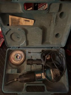 Makita GA4030 4” Angle Grinder w/ Case + Wheels