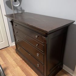Large lane Dresser