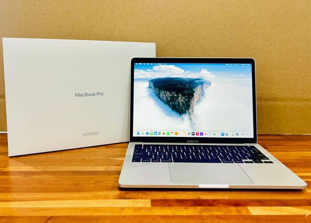  MacBook Pro 13” TouchBar 2020 2Ghz i5 16GB RAM 500GB with Apple Care+ 10/20/2024 New ON SALE