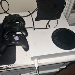 Xbox Series S And 3 Controllers 1 Competitive Fusion Pro Controller 