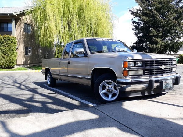 1989 2 w drive Chevy c2500 ext cab only 177k original
