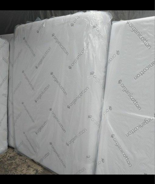 Mattresses 10" Brand New Queen Size Bed  Memory Foam Mattress Only || Colchon Queen de Esponja Memory Nuevo Colchones