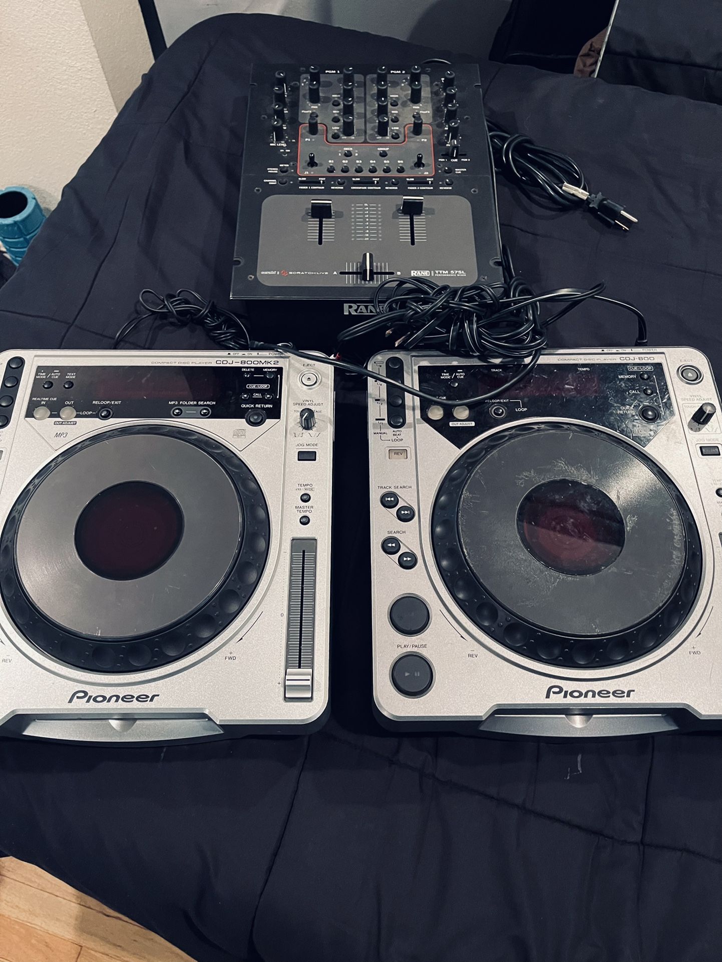 Pioneer CDJ800-MK2 & CDJ-800 (Case, Headphones included)