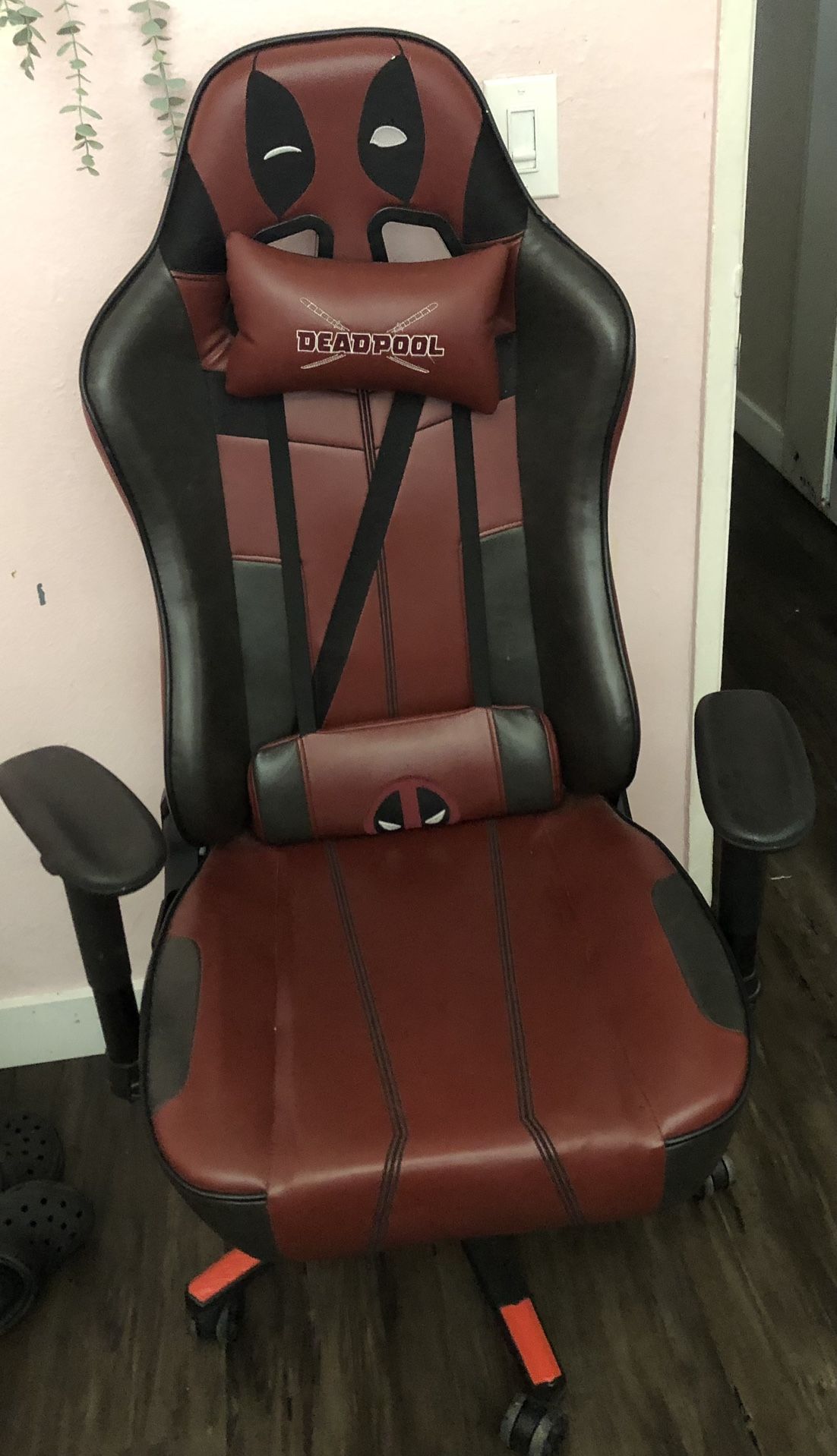 Deadpool gaming chair new arrivals
