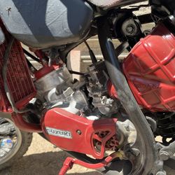 Suzuki 2stroke 85cc  Offers/trades Cash 