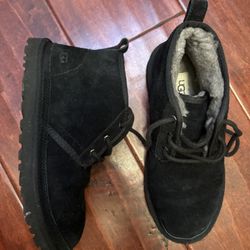 Uggs Boots For Boys-size US 7
