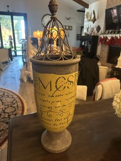 LOVELY IMAX POTTERY WITH OR WITHOUT FINIAL